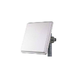 Triple-Polarized 90 degree Sector Antenna